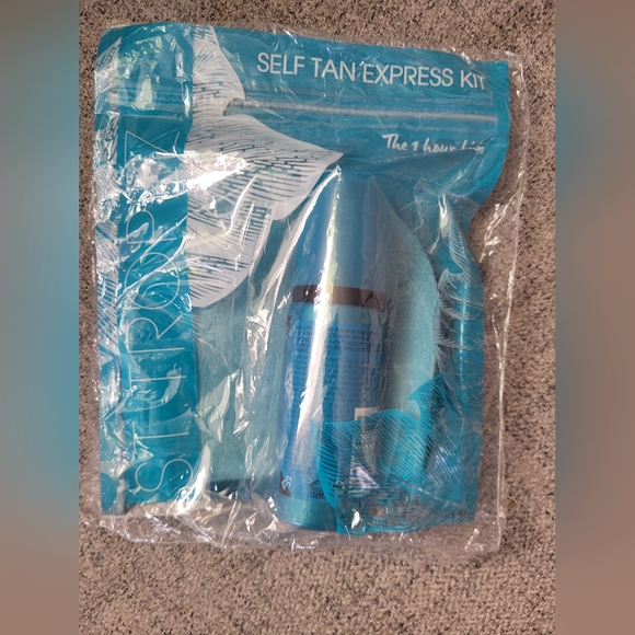 St-Tropez Self Tan Express Kit. - Picture 6 of 11